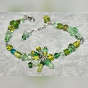 Green glass bracelet with cluster dangle BC-12-006